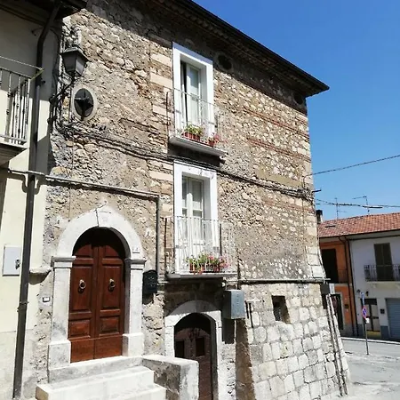 Casa Vacanze Le Dimore Del Mercante Дом отдыха Luco dei Marsi